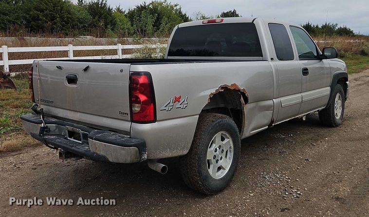 image for item EB8366 2006 Chevrolet Silverado 1500 Ext. Cab pickup truck