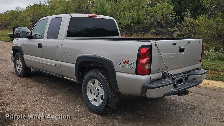 image for item EB8366 2006 Chevrolet Silverado 1500 Ext. Cab pickup truck