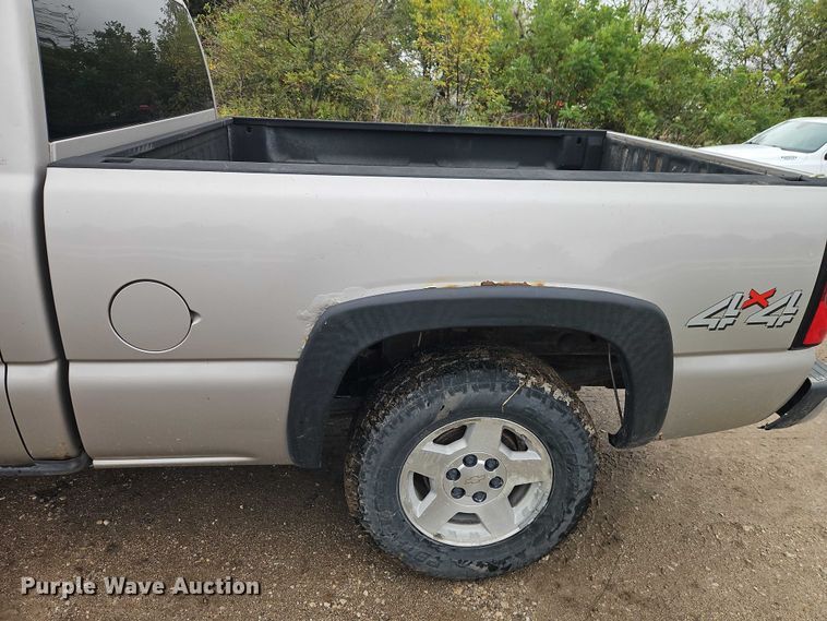 image for item EB8366 2006 Chevrolet Silverado 1500 Ext. Cab pickup truck