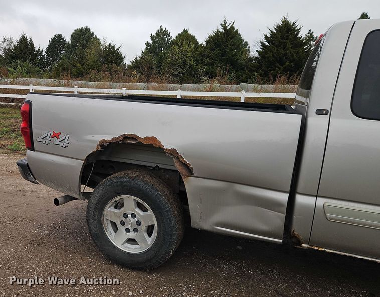 image for item EB8366 2006 Chevrolet Silverado 1500 Ext. Cab pickup truck