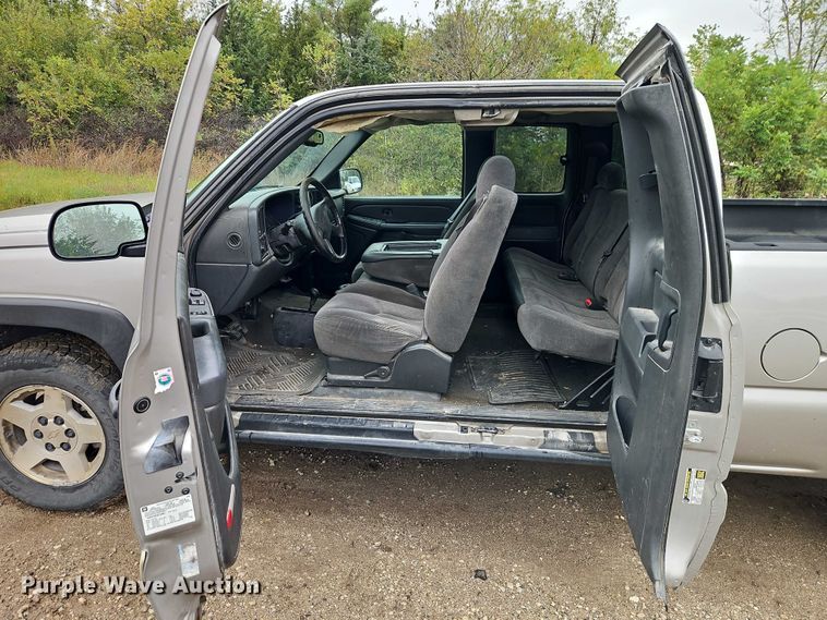 image for item EB8366 2006 Chevrolet Silverado 1500 Ext. Cab pickup truck