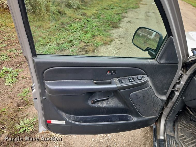 image for item EB8366 2006 Chevrolet Silverado 1500 Ext. Cab pickup truck