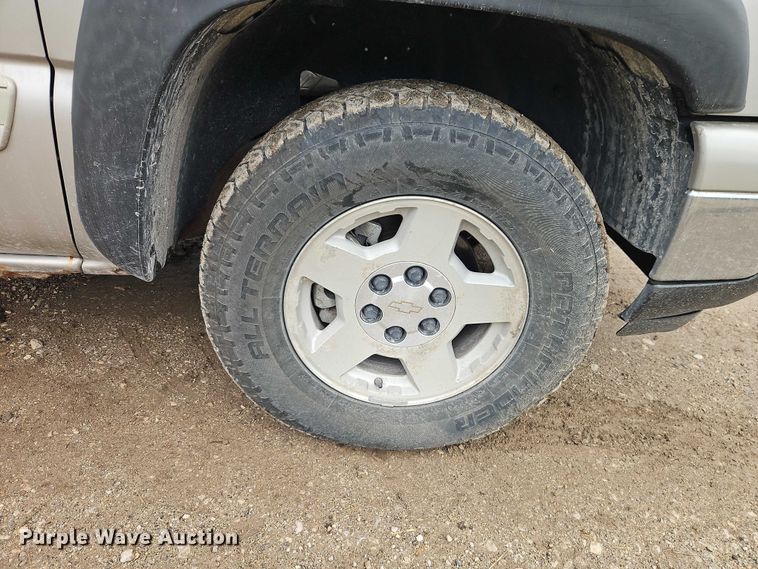 image for item EB8366 2006 Chevrolet Silverado 1500 Ext. Cab pickup truck