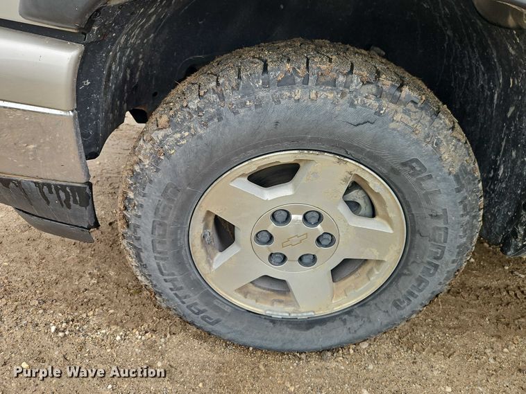 image for item EB8366 2006 Chevrolet Silverado 1500 Ext. Cab pickup truck