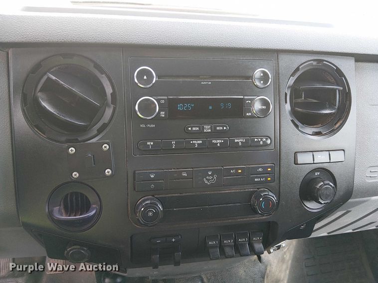 image for item EC1188 2013 Ford F250 Super Duty Crew Cab pickup truck