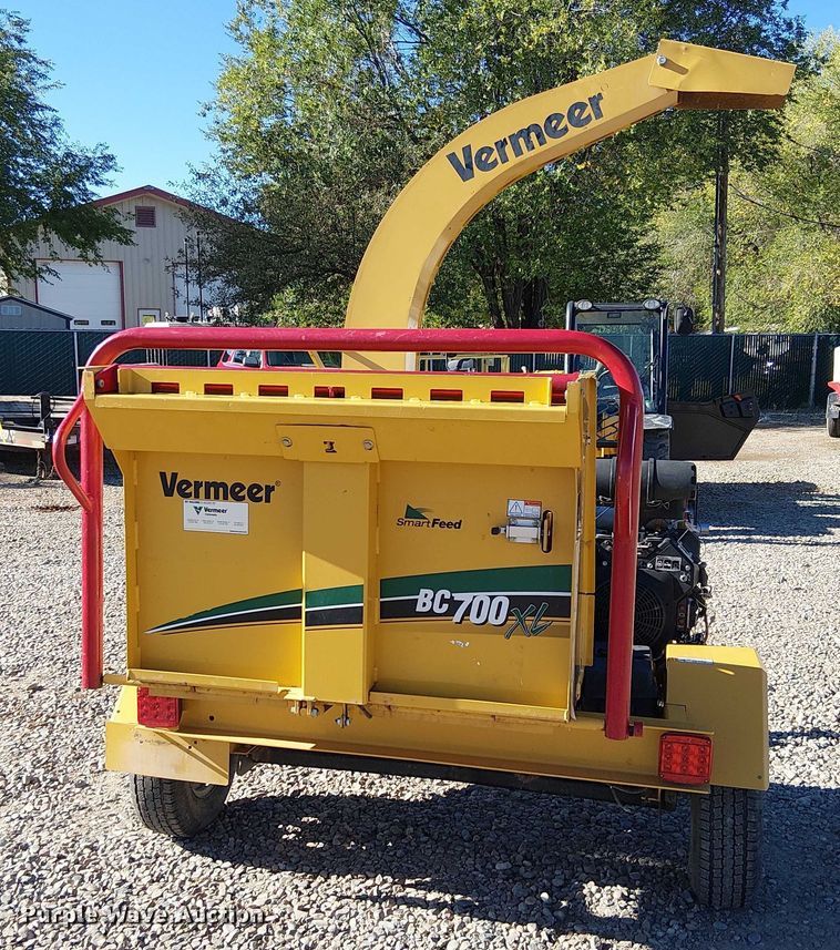 image for item EC1208 2019 Vermeer BC700XL wood chipper
