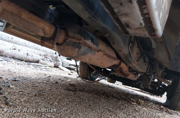 image for item EC1210 1992 Ford F Super Duty dump flatbed truck