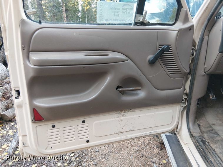 image for item EC1210 1992 Ford F Super Duty dump flatbed truck