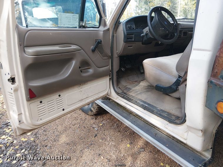 image for item EC1210 1992 Ford F Super Duty dump flatbed truck