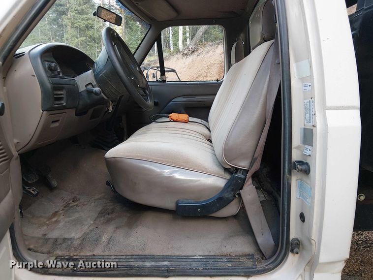 image for item EC1210 1992 Ford F Super Duty dump flatbed truck