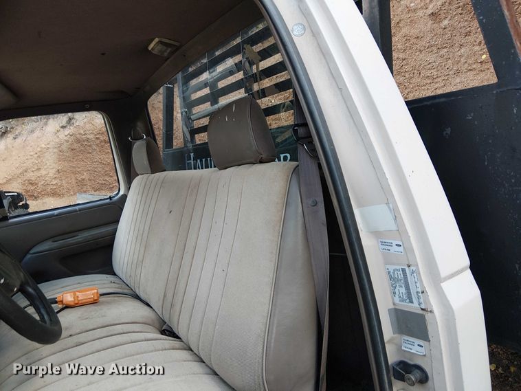 image for item EC1210 1992 Ford F Super Duty dump flatbed truck