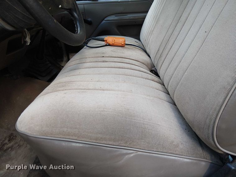 image for item EC1210 1992 Ford F Super Duty dump flatbed truck