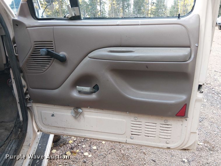 image for item EC1210 1992 Ford F Super Duty dump flatbed truck