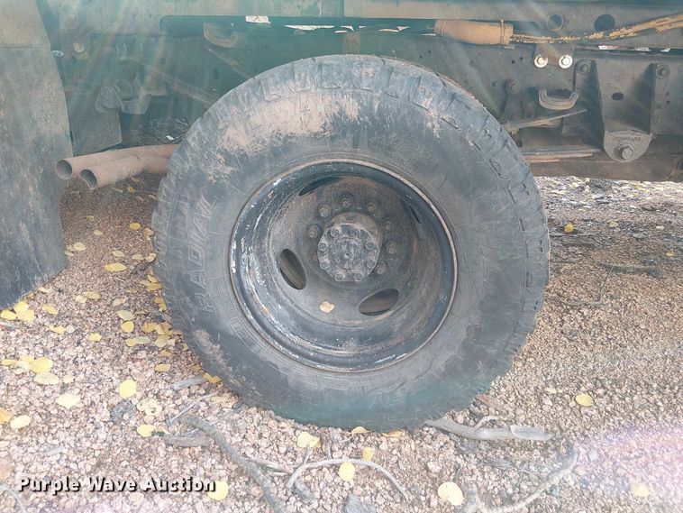 image for item EC1210 1992 Ford F Super Duty dump flatbed truck