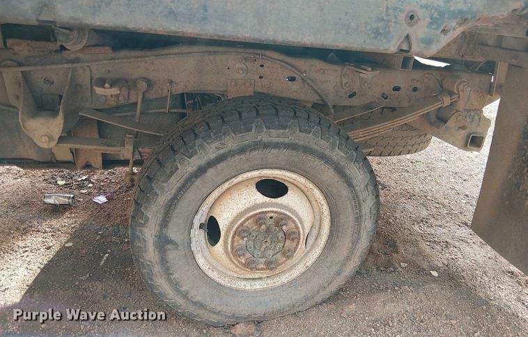 image for item EC1211 2003 Ford F250 Super Duty Crew Cab dump flatbed pickup truck