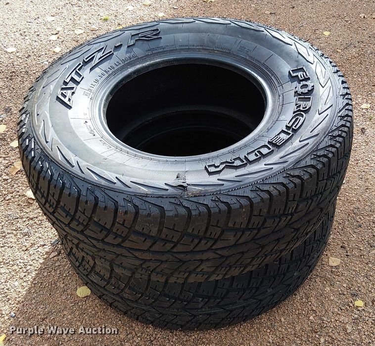 image for item EC1211 2003 Ford F250 Super Duty Crew Cab dump flatbed pickup truck