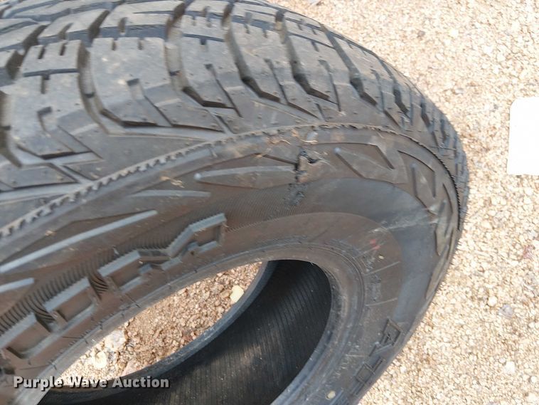 image for item EC1211 2003 Ford F250 Super Duty Crew Cab dump flatbed pickup truck