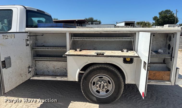 image for item EC3847 2017 Ford F350 Super Duty Crew Cab utility bed pickup truck