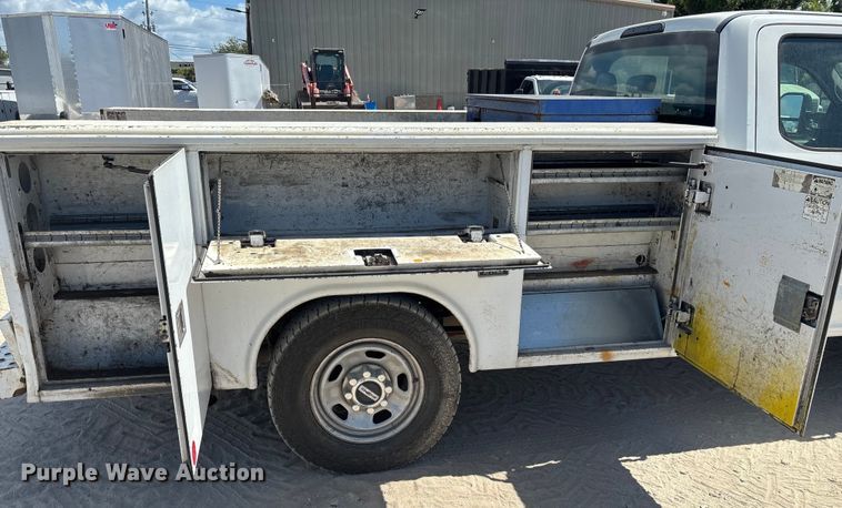 image for item EC3847 2017 Ford F350 Super Duty Crew Cab utility bed pickup truck