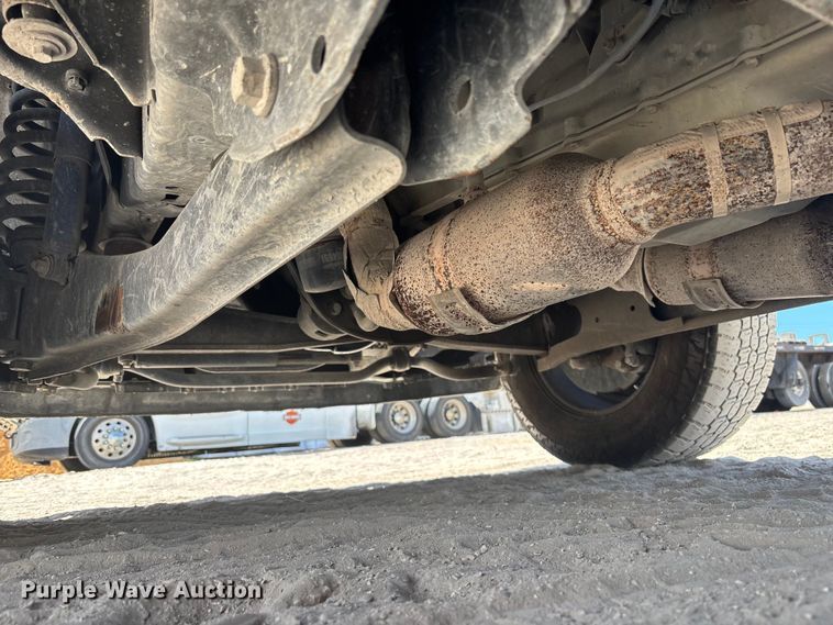 image for item EC3847 2017 Ford F350 Super Duty Crew Cab utility bed pickup truck