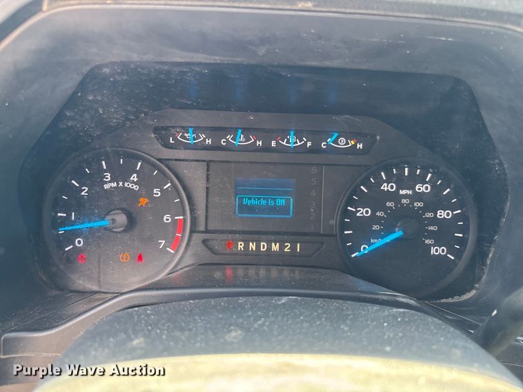 image for item EC3847 2017 Ford F350 Super Duty Crew Cab utility bed pickup truck