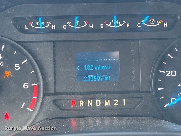 image for item EC3847 2017 Ford F350 Super Duty Crew Cab utility bed pickup truck