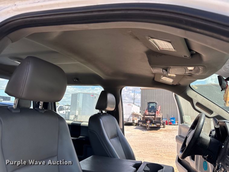 image for item EC3847 2017 Ford F350 Super Duty Crew Cab utility bed pickup truck