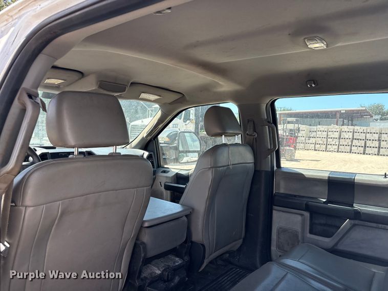 image for item EC3847 2017 Ford F350 Super Duty Crew Cab utility bed pickup truck