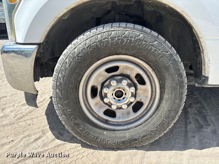 image for item EC3847 2017 Ford F350 Super Duty Crew Cab utility bed pickup truck