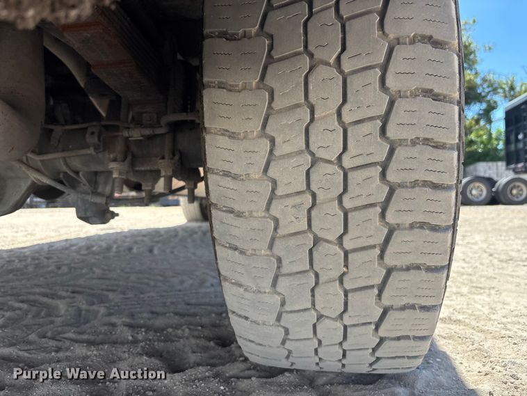 image for item EC3847 2017 Ford F350 Super Duty Crew Cab utility bed pickup truck