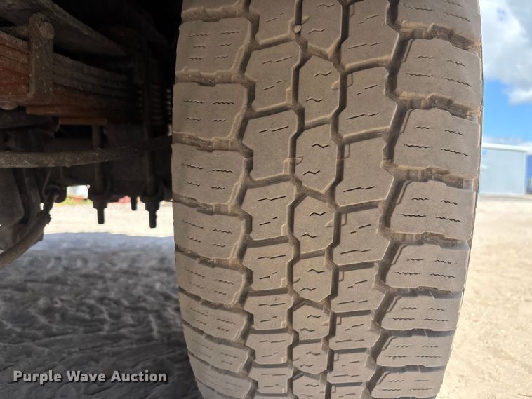 image for item EC3847 2017 Ford F350 Super Duty Crew Cab utility bed pickup truck