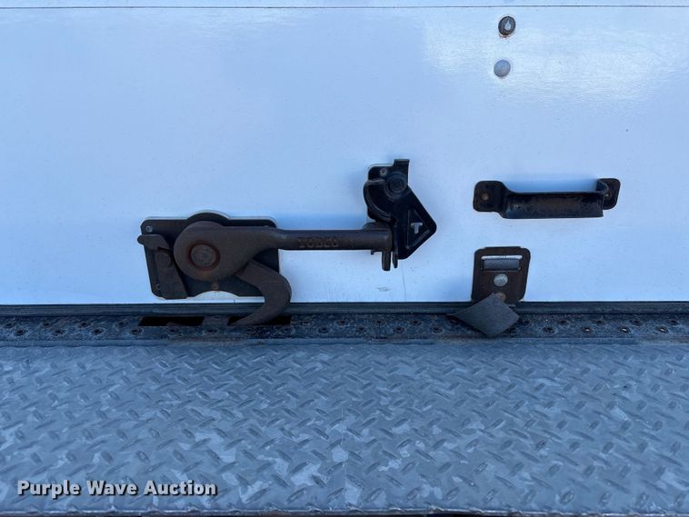 image for item EC8031 2022 Isuzu NQR Crew Cab box truck