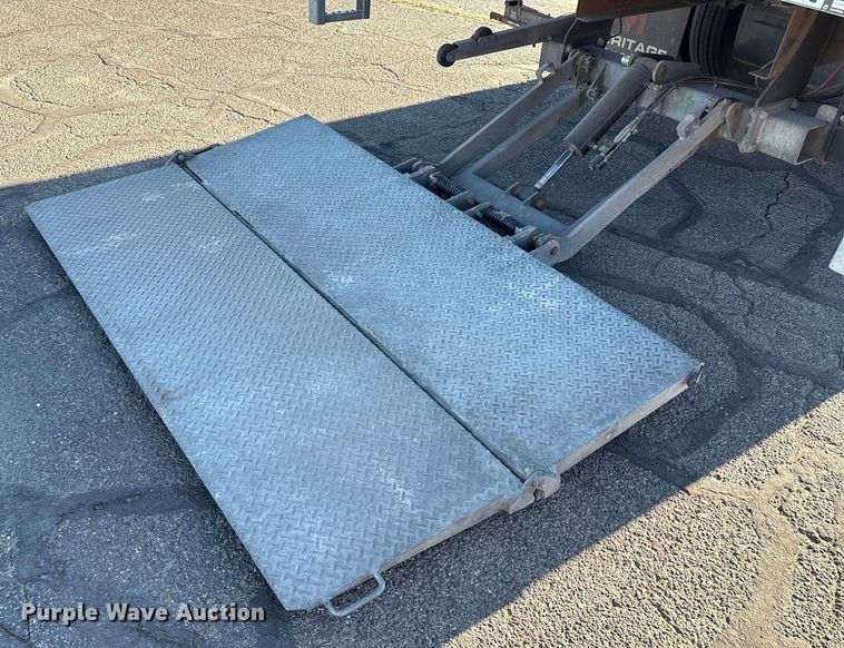 image for item EC8031 2022 Isuzu NQR Crew Cab box truck