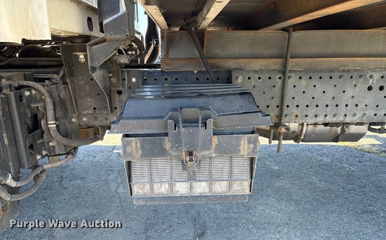 image for item EC8031 2022 Isuzu NQR Crew Cab box truck