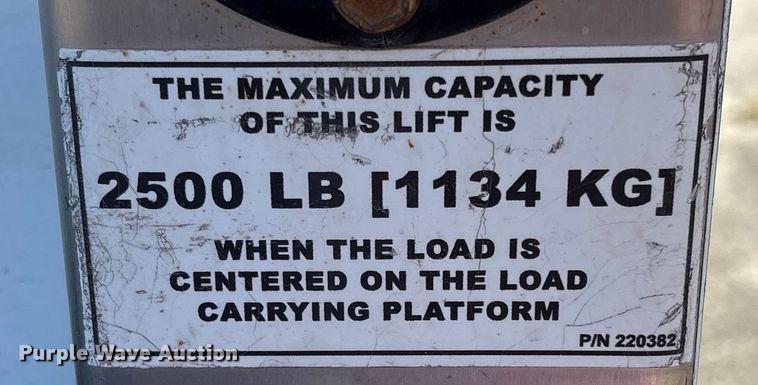 image for item EC8031 2022 Isuzu NQR Crew Cab box truck