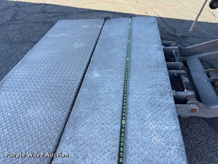 image for item EC8031 2022 Isuzu NQR Crew Cab box truck