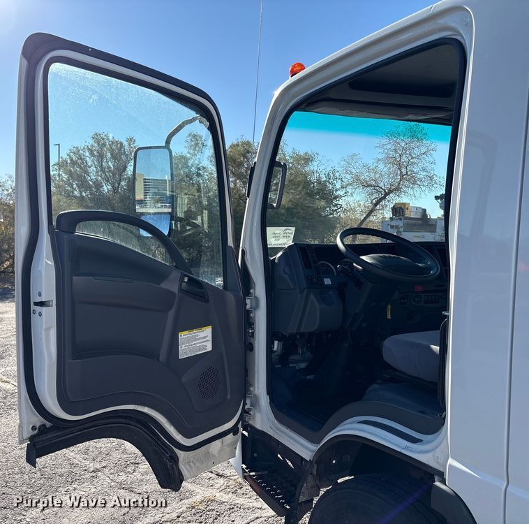 image for item EC8031 2022 Isuzu NQR Crew Cab box truck