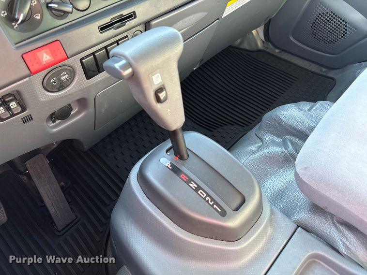 image for item EC8031 2022 Isuzu NQR Crew Cab box truck