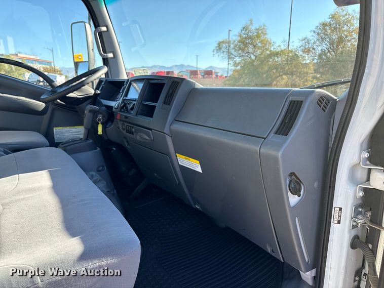 image for item EC8031 2022 Isuzu NQR Crew Cab box truck