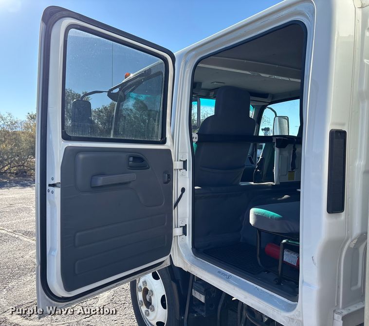 image for item EC8031 2022 Isuzu NQR Crew Cab box truck