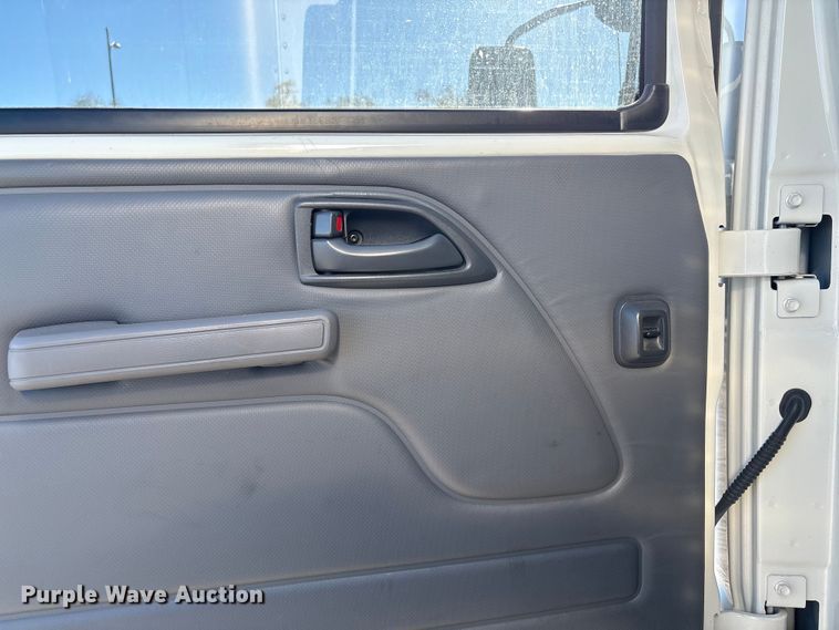 image for item EC8031 2022 Isuzu NQR Crew Cab box truck