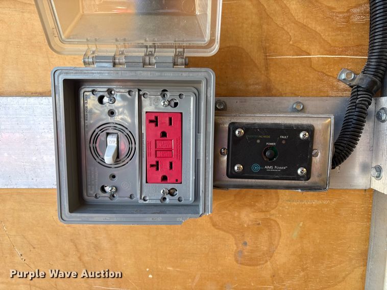 image for item EC8031 2022 Isuzu NQR Crew Cab box truck