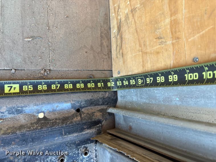 image for item EC8031 2022 Isuzu NQR Crew Cab box truck