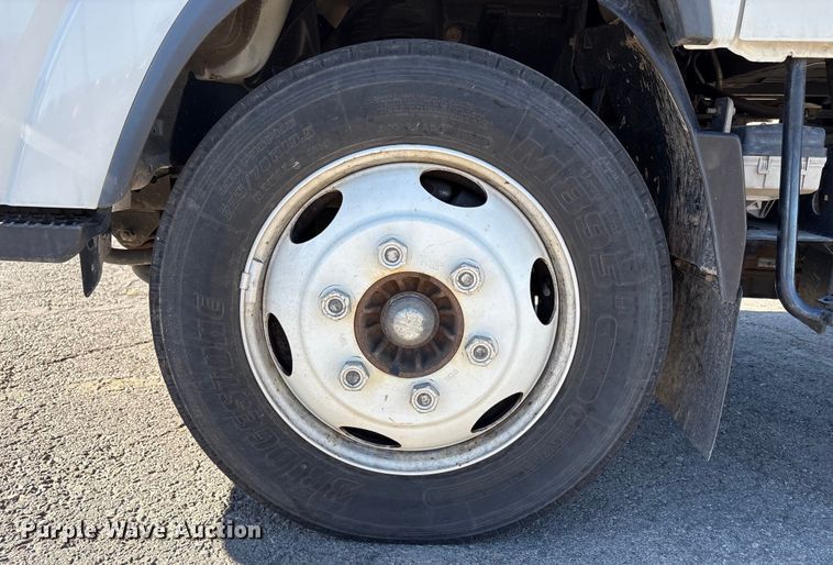 image for item EC8031 2022 Isuzu NQR Crew Cab box truck