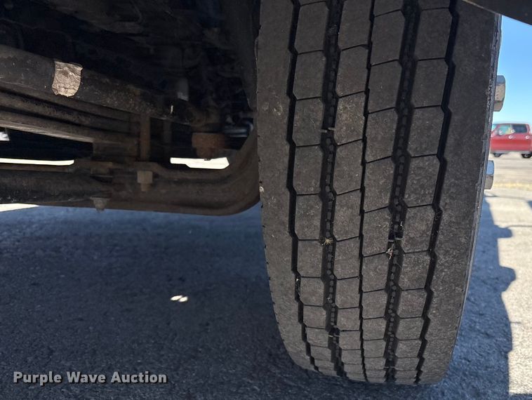 image for item EC8031 2022 Isuzu NQR Crew Cab box truck