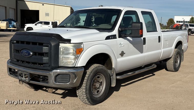image for item EC8040 2013 Ford F350 Super Duty Crew Cab pickup truck