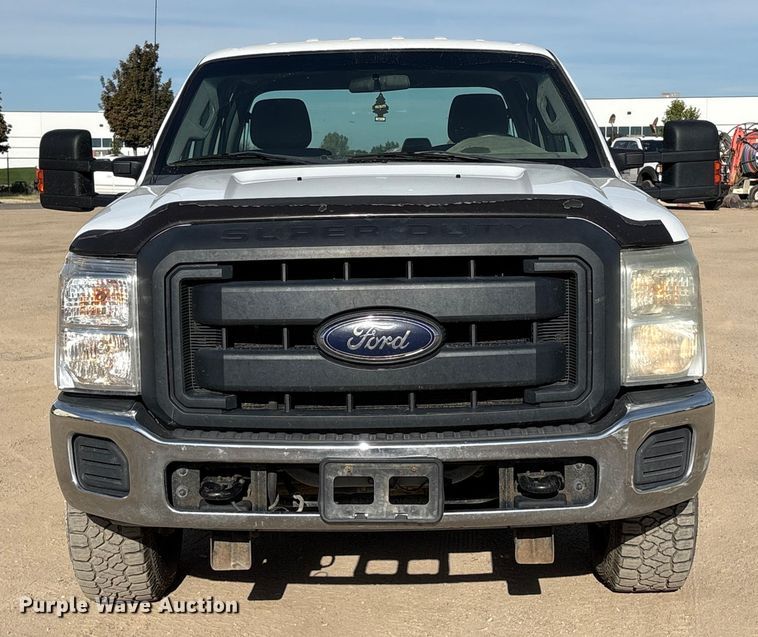 image for item EC8040 2013 Ford F350 Super Duty Crew Cab pickup truck