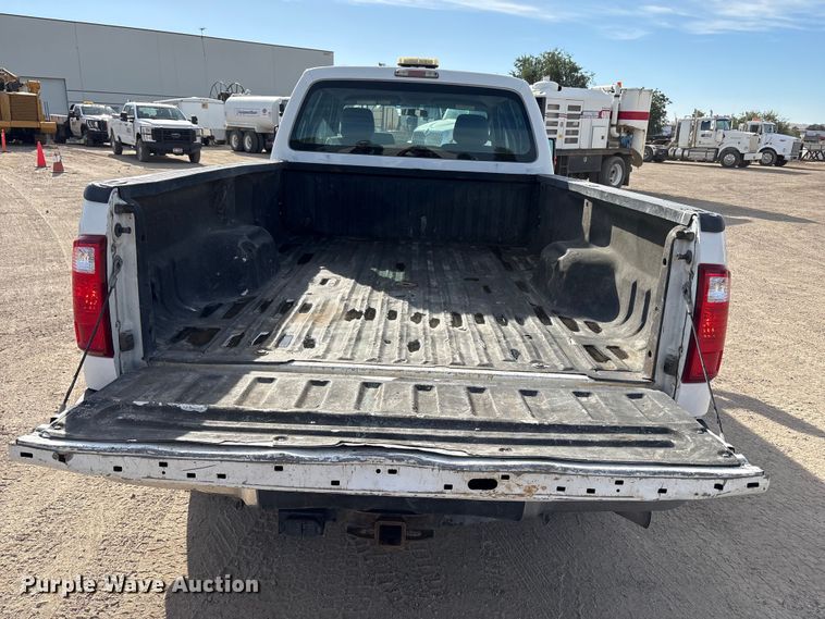 image for item EC8040 2013 Ford F350 Super Duty Crew Cab pickup truck