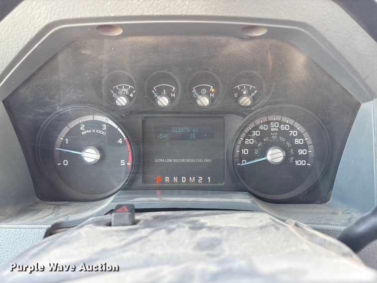 image for item EC8040 2013 Ford F350 Super Duty Crew Cab pickup truck