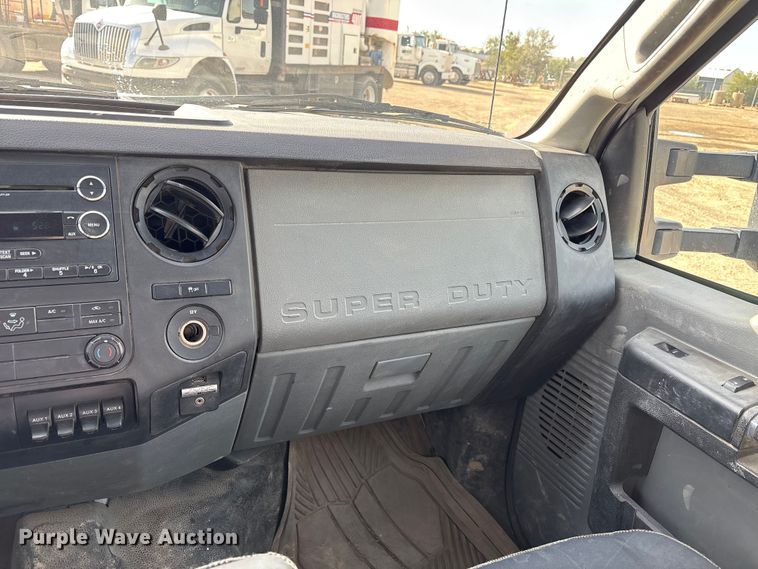 image for item EC8040 2013 Ford F350 Super Duty Crew Cab pickup truck